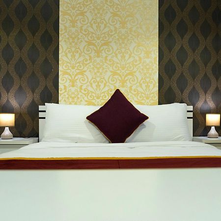 Golden Dahlia Fintas Aparthotel Kuwait City Bagian luar foto