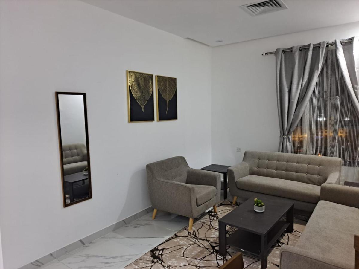 Golden Dahlia Fintas Aparthotel Kuwait City Bagian luar foto