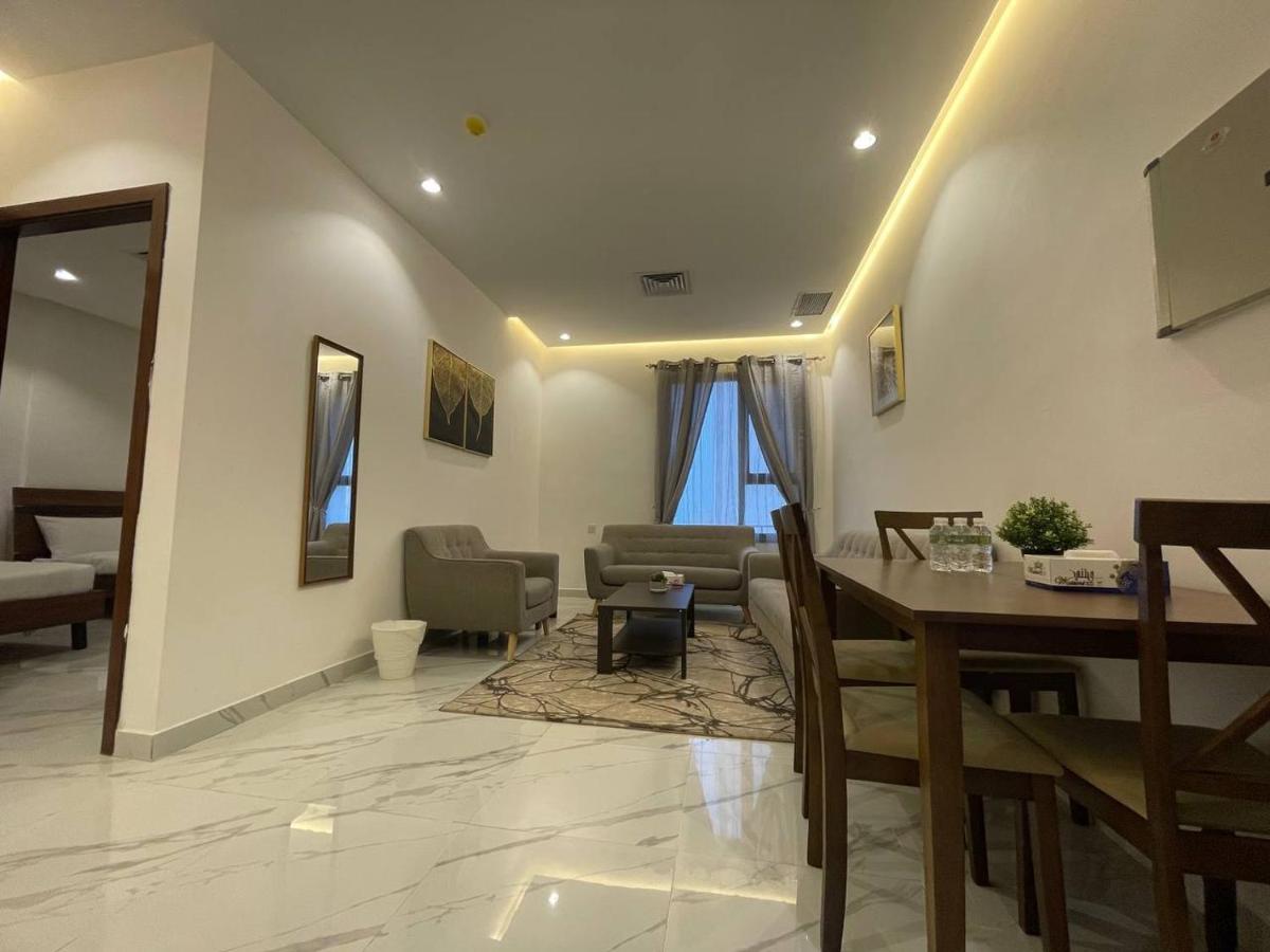 Golden Dahlia Fintas Aparthotel Kuwait City Bagian luar foto