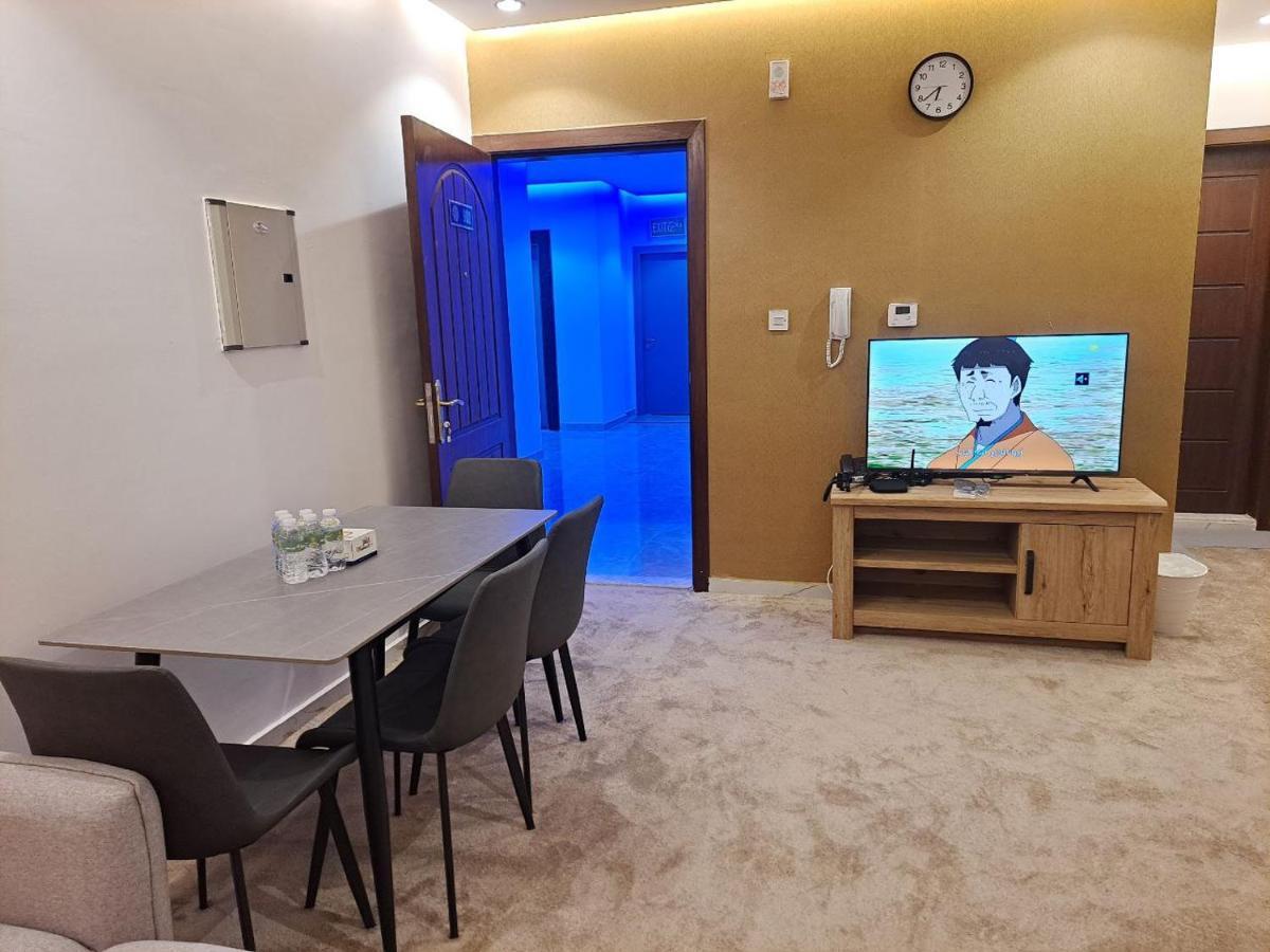 Golden Dahlia Fintas Aparthotel Kuwait City Bagian luar foto