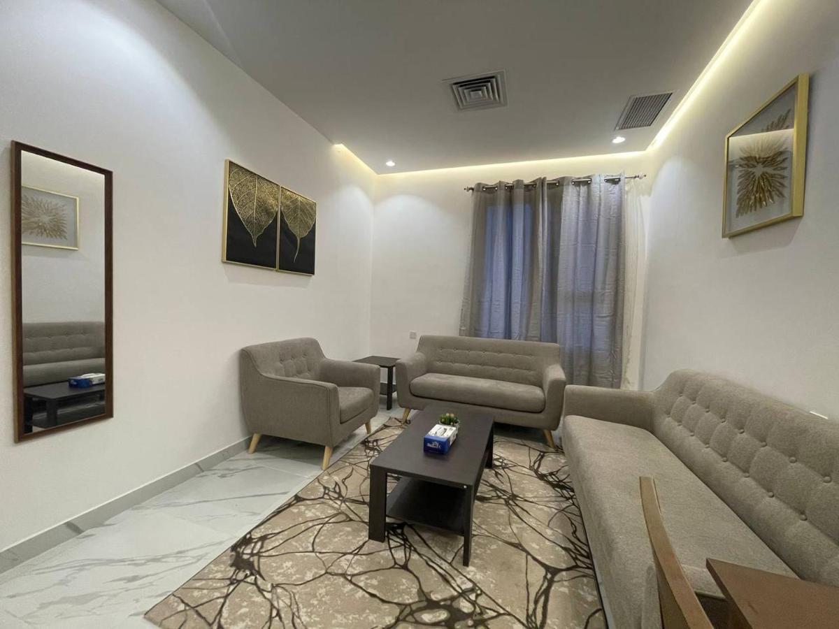 Golden Dahlia Fintas Aparthotel Kuwait City Bagian luar foto