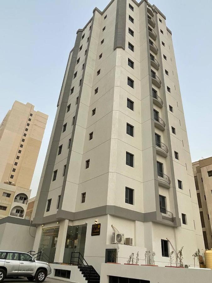 Golden Dahlia Fintas Aparthotel Kuwait City Bagian luar foto