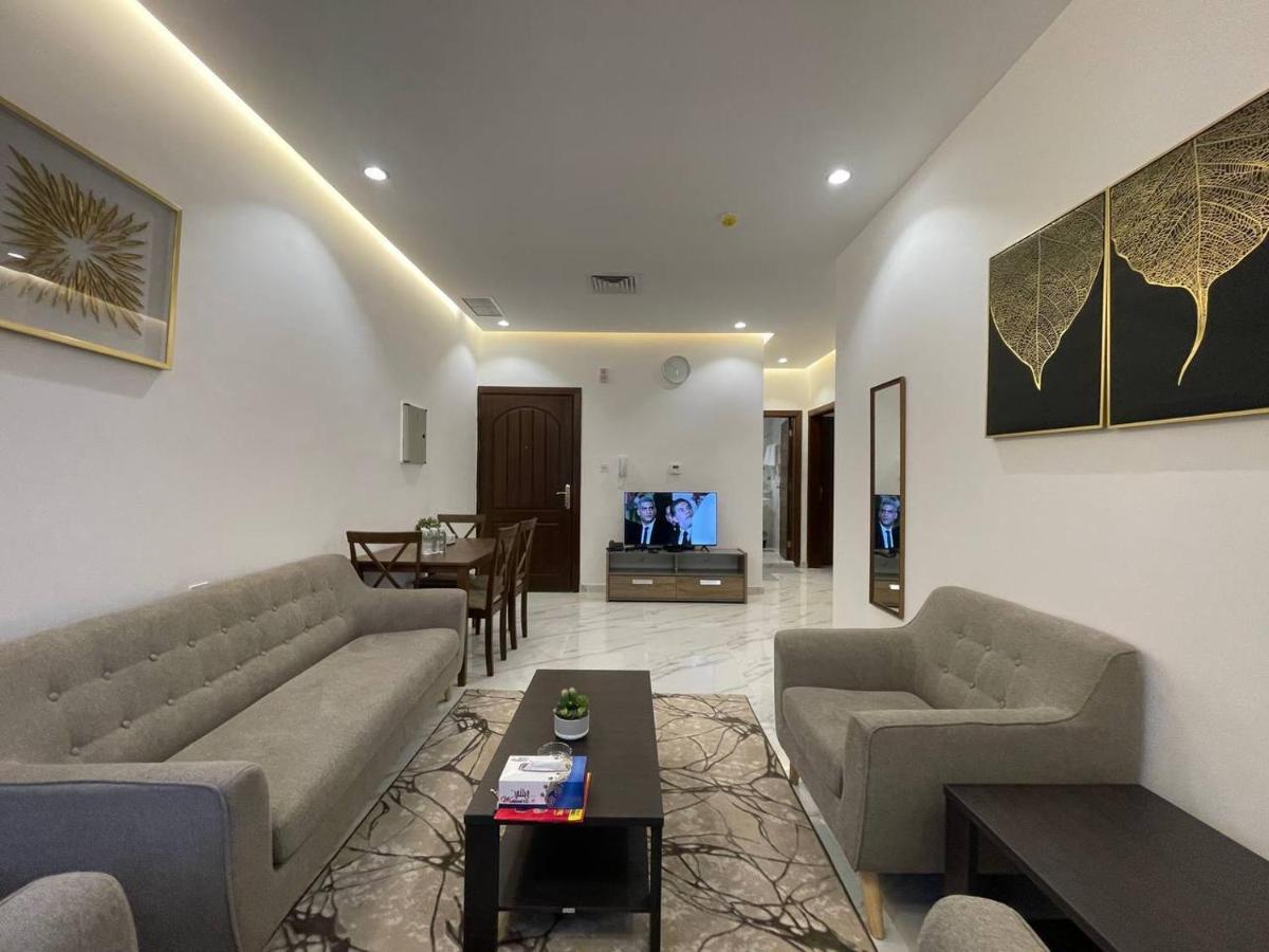 Golden Dahlia Fintas Aparthotel Kuwait City Bagian luar foto