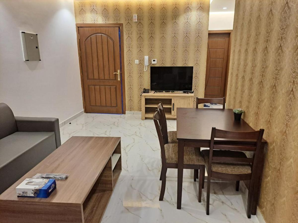 Golden Dahlia Fintas Aparthotel Kuwait City Bagian luar foto