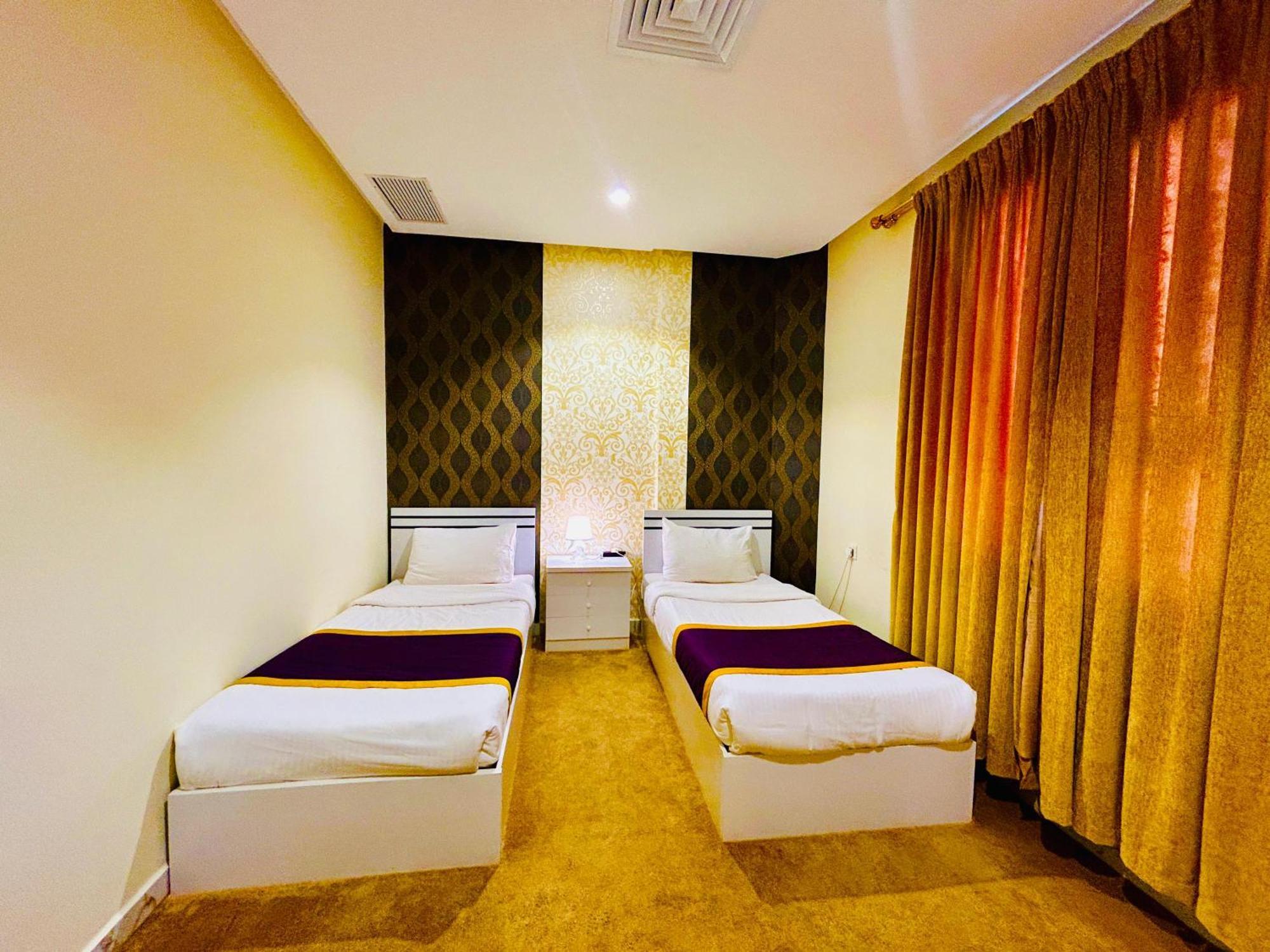 Golden Dahlia Fintas Aparthotel Kuwait City Bagian luar foto