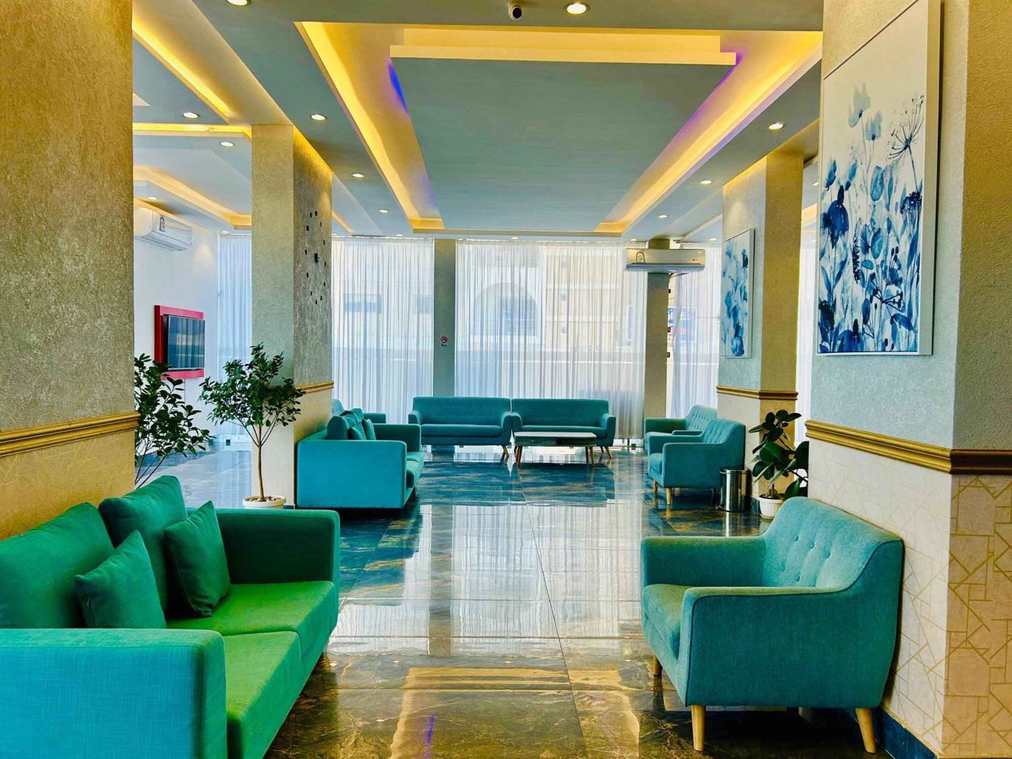 Golden Dahlia Fintas Aparthotel Kuwait City Bagian luar foto
