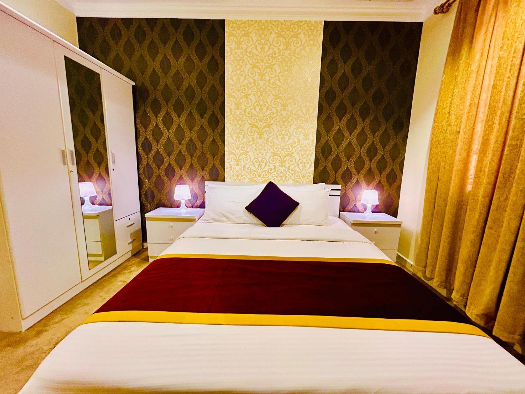 Golden Dahlia Fintas Aparthotel Kuwait City Bagian luar foto