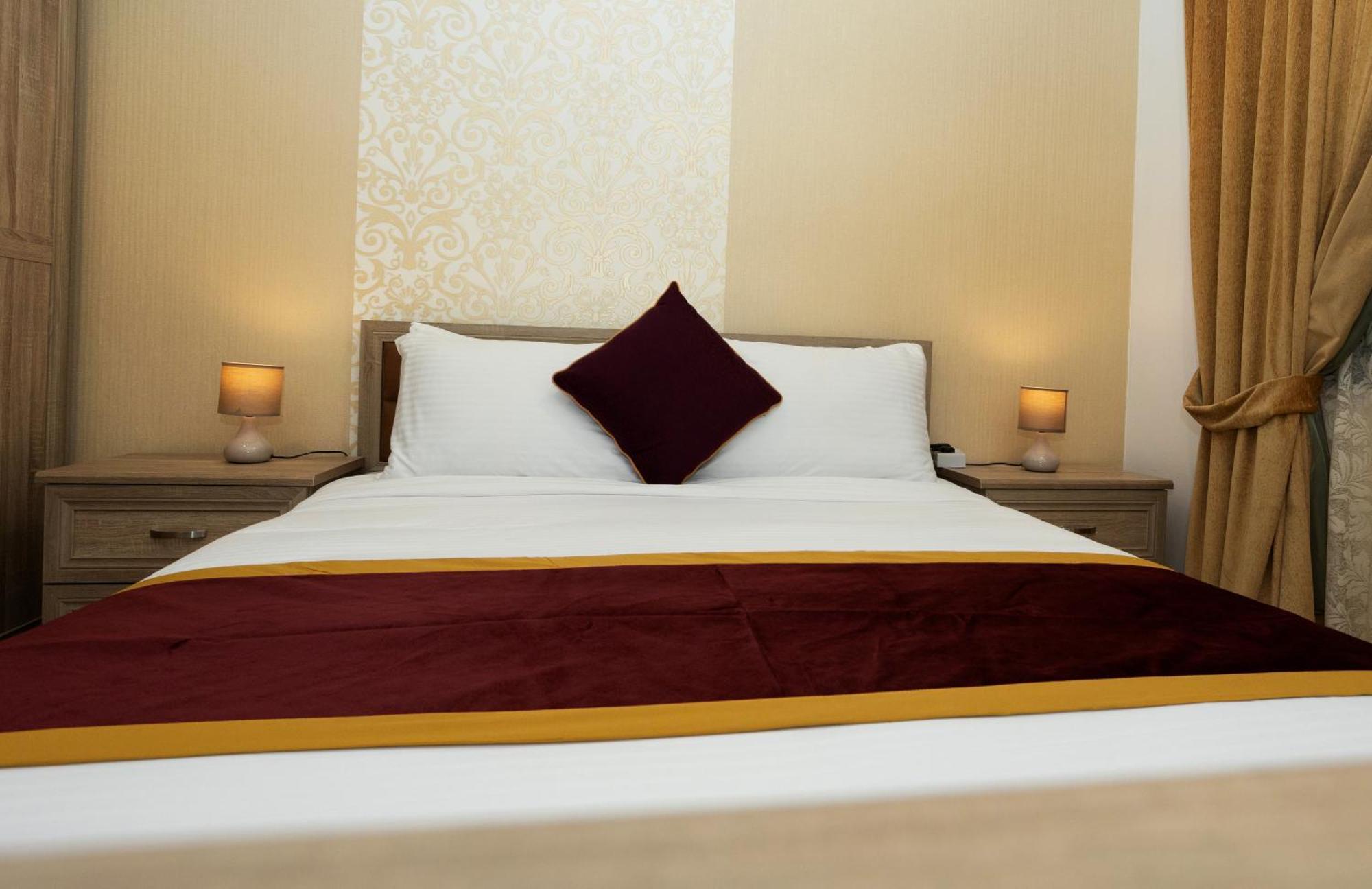 Golden Dahlia Fintas Aparthotel Kuwait City Bagian luar foto