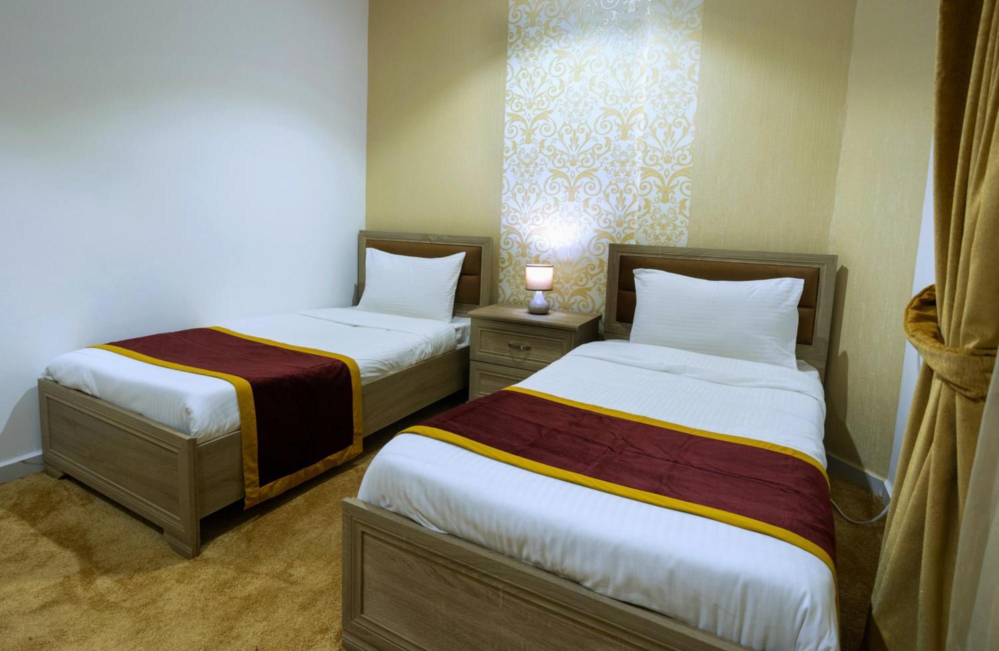 Golden Dahlia Fintas Aparthotel Kuwait City Bagian luar foto