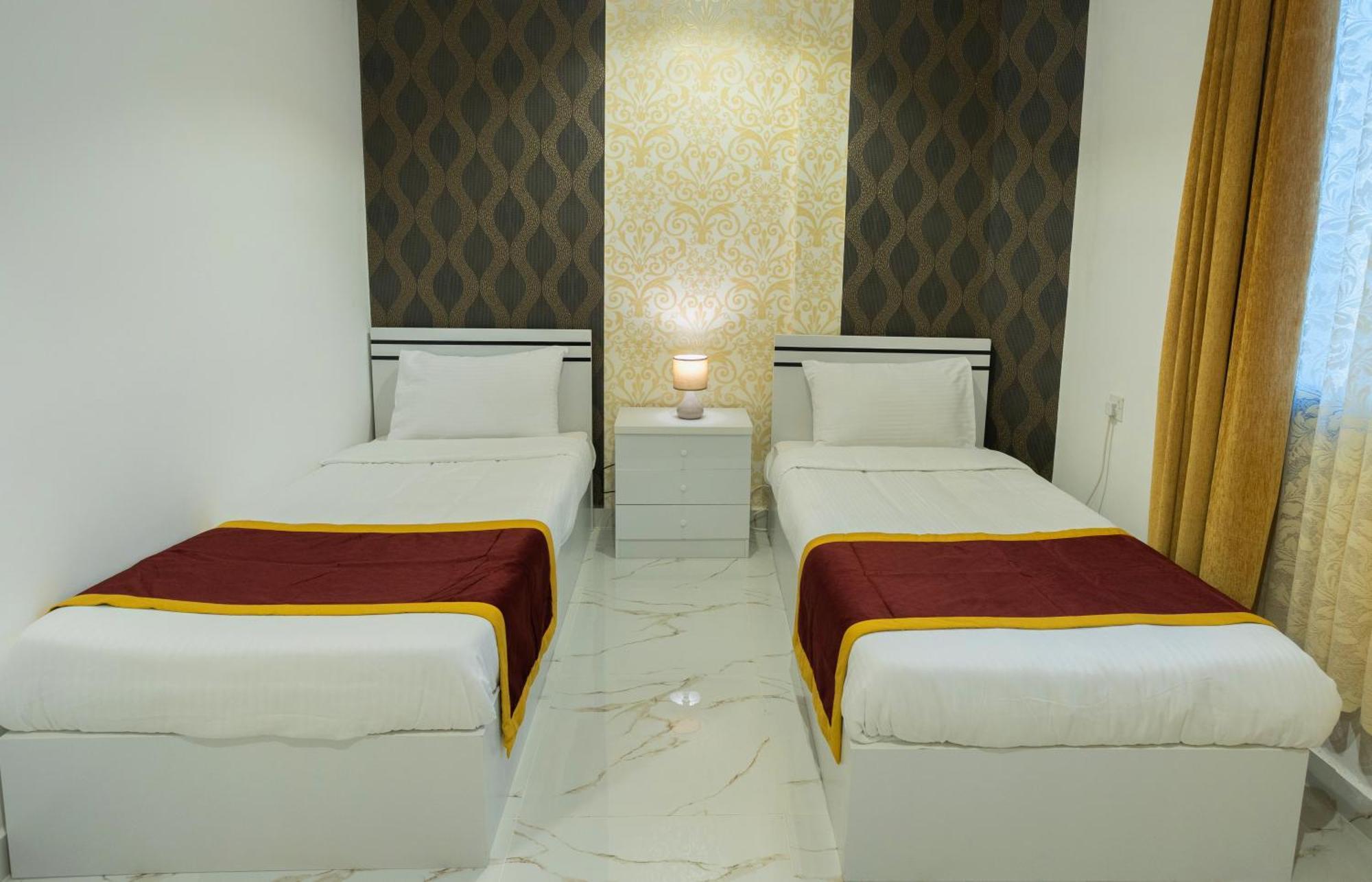 Golden Dahlia Fintas Aparthotel Kuwait City Bagian luar foto