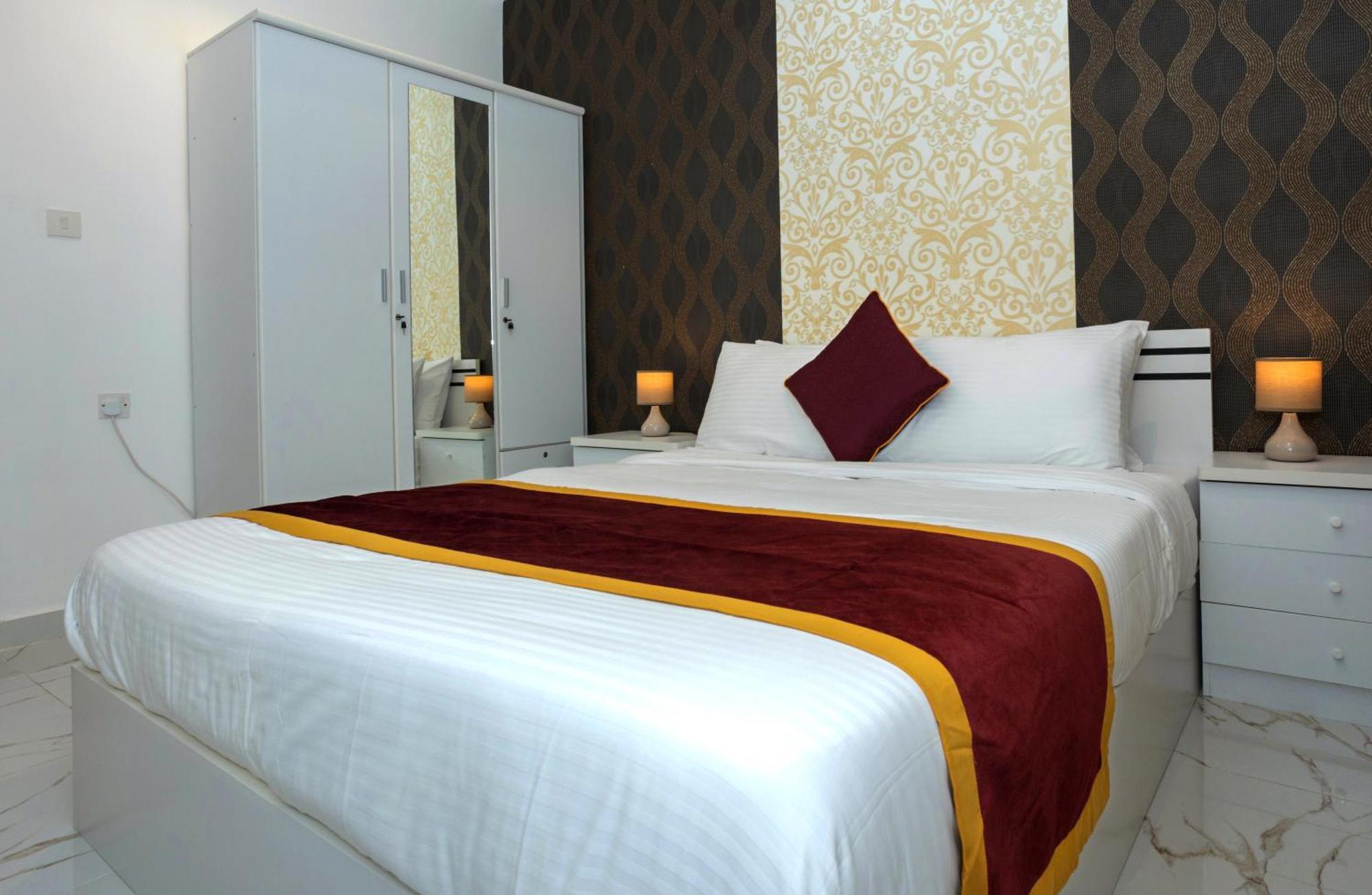 Golden Dahlia Fintas Aparthotel Kuwait City Bagian luar foto
