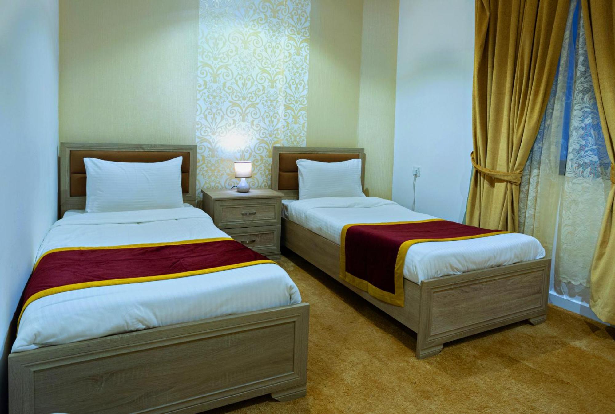 Golden Dahlia Fintas Aparthotel Kuwait City Bagian luar foto