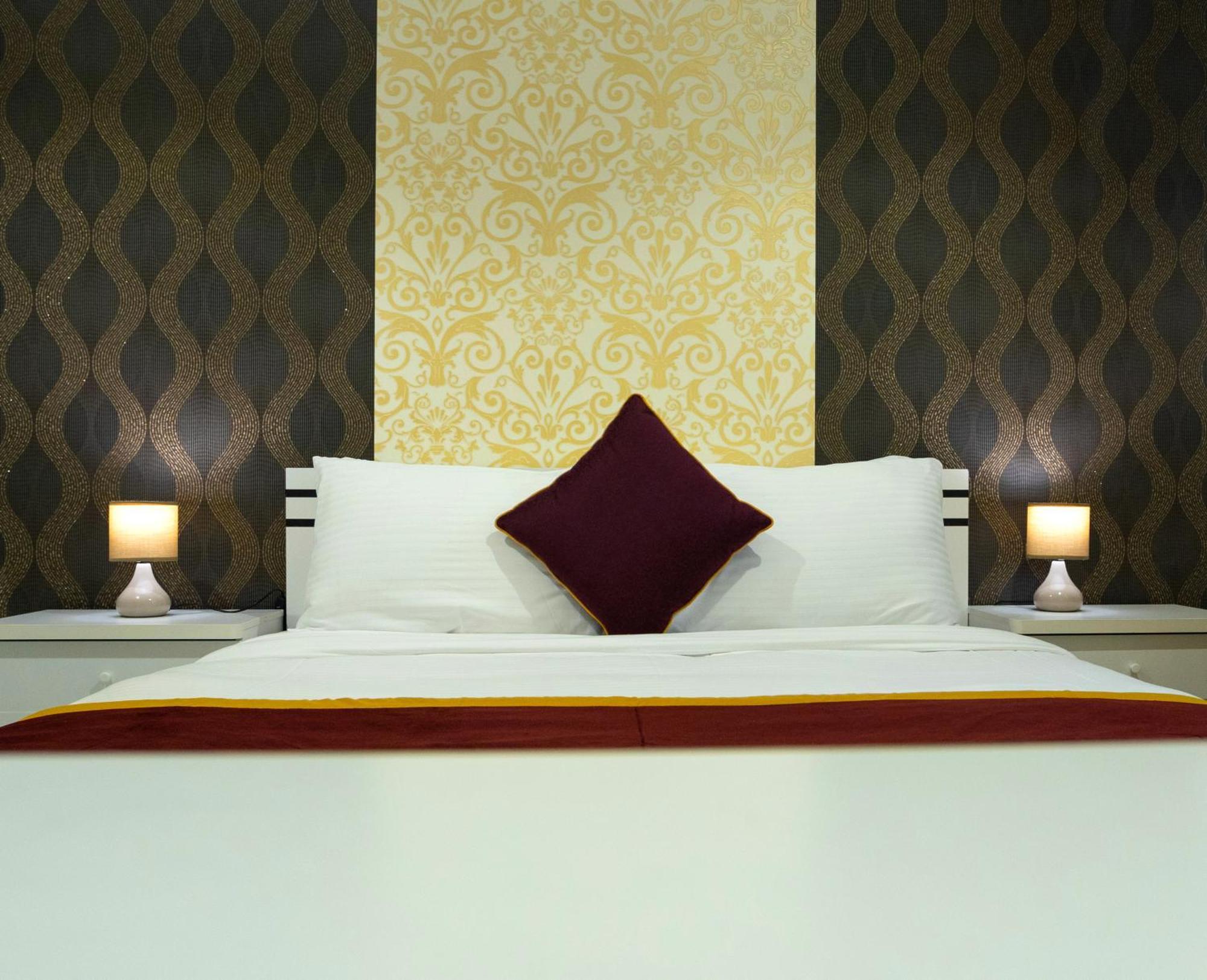 Golden Dahlia Fintas Aparthotel Kuwait City Bagian luar foto